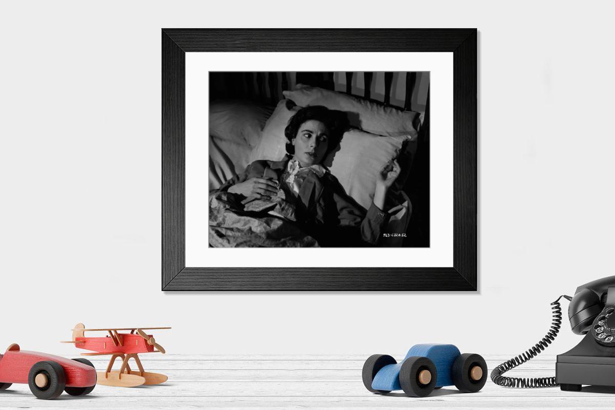 Shown hanging in a room: Modern 14"x12" (36x31cm)