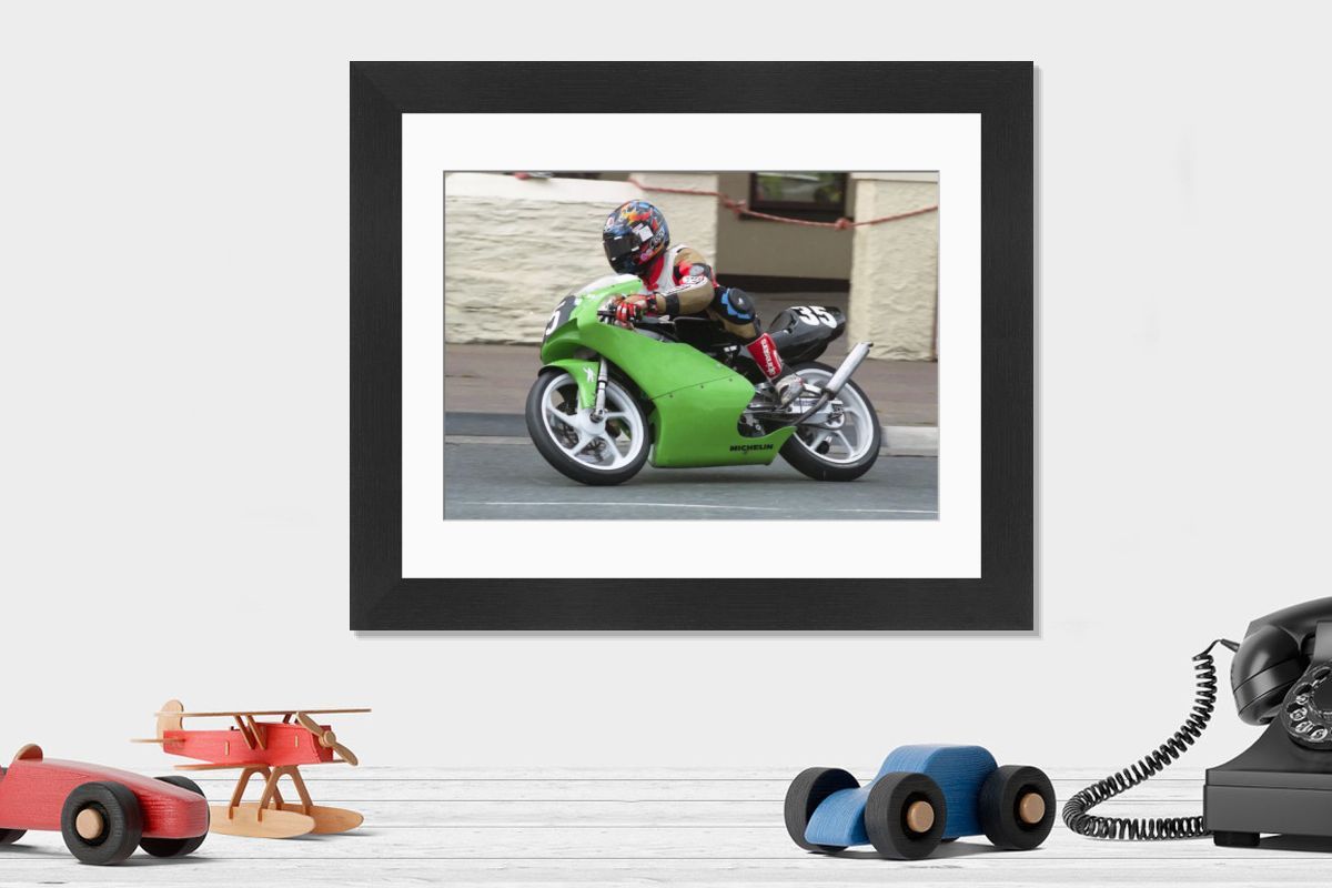 Jon Vincent (Honda) 1999 Ultra Lightweight TT Print. Art Prints