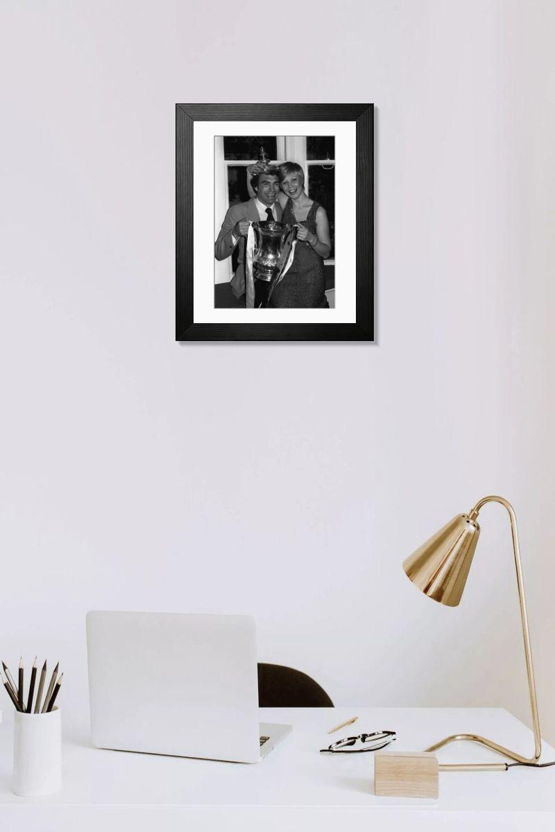 Shown hanging in a room: Modern 14"x12" (36x31cm)