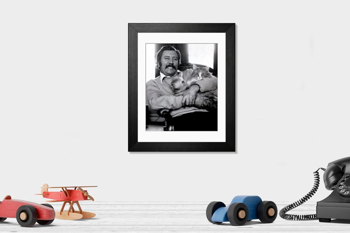 Shown hanging in a room: Modern 14"x12" (36x31cm)