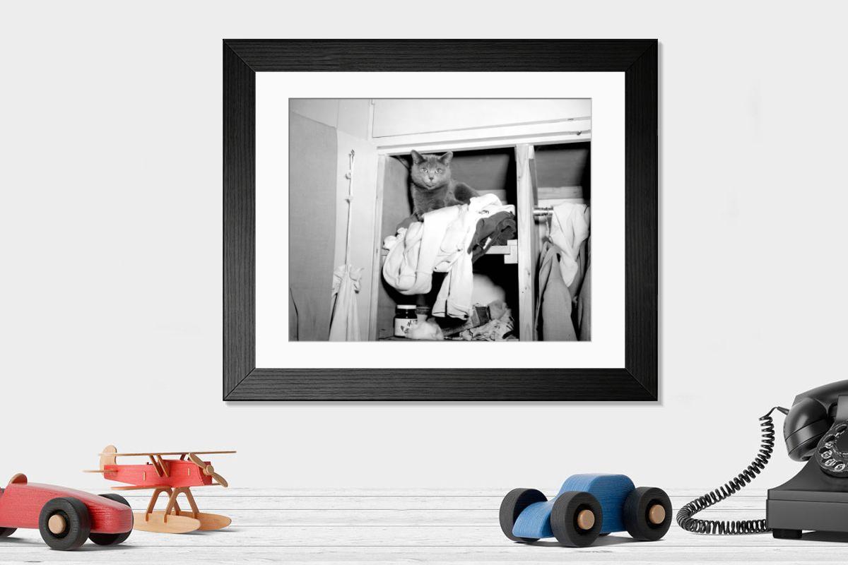 Shown hanging in a room: Modern 14"x12" (36x31cm)