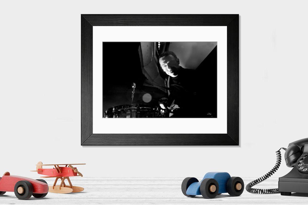 Shown hanging in a room: Modern 14"x12" (36x31cm)