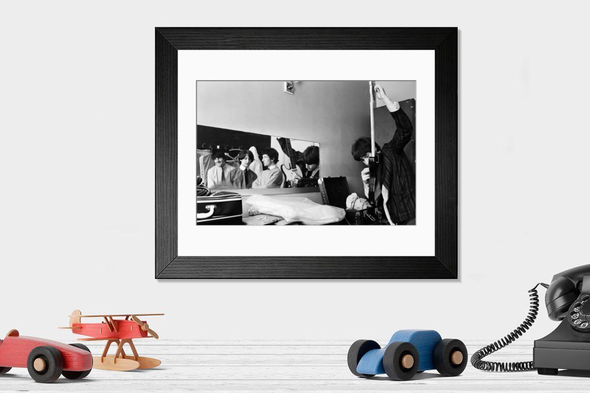Shown hanging in a room: Modern 14"x12" (36x31cm)