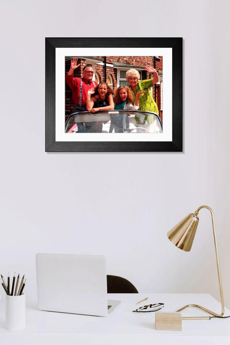 Shown hanging in a room: Modern 14"x12" (36x31cm)