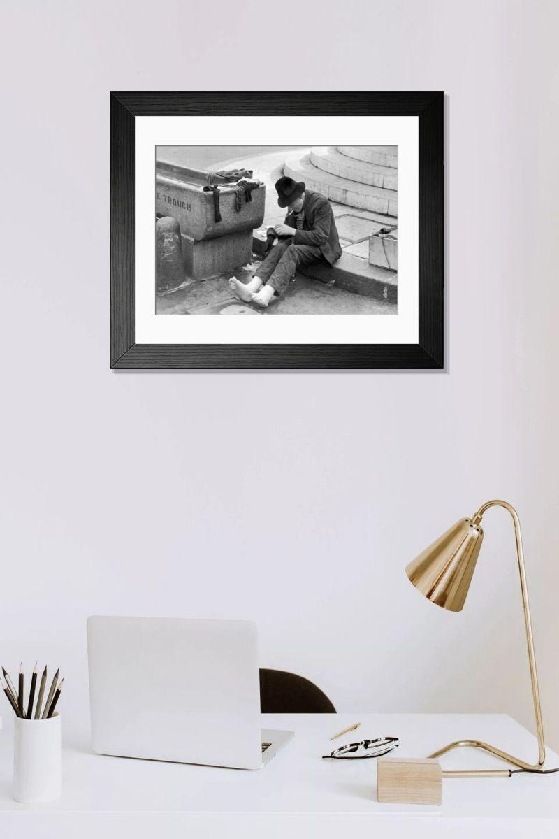 Shown hanging in a room: Modern 14"x12" (36x31cm)