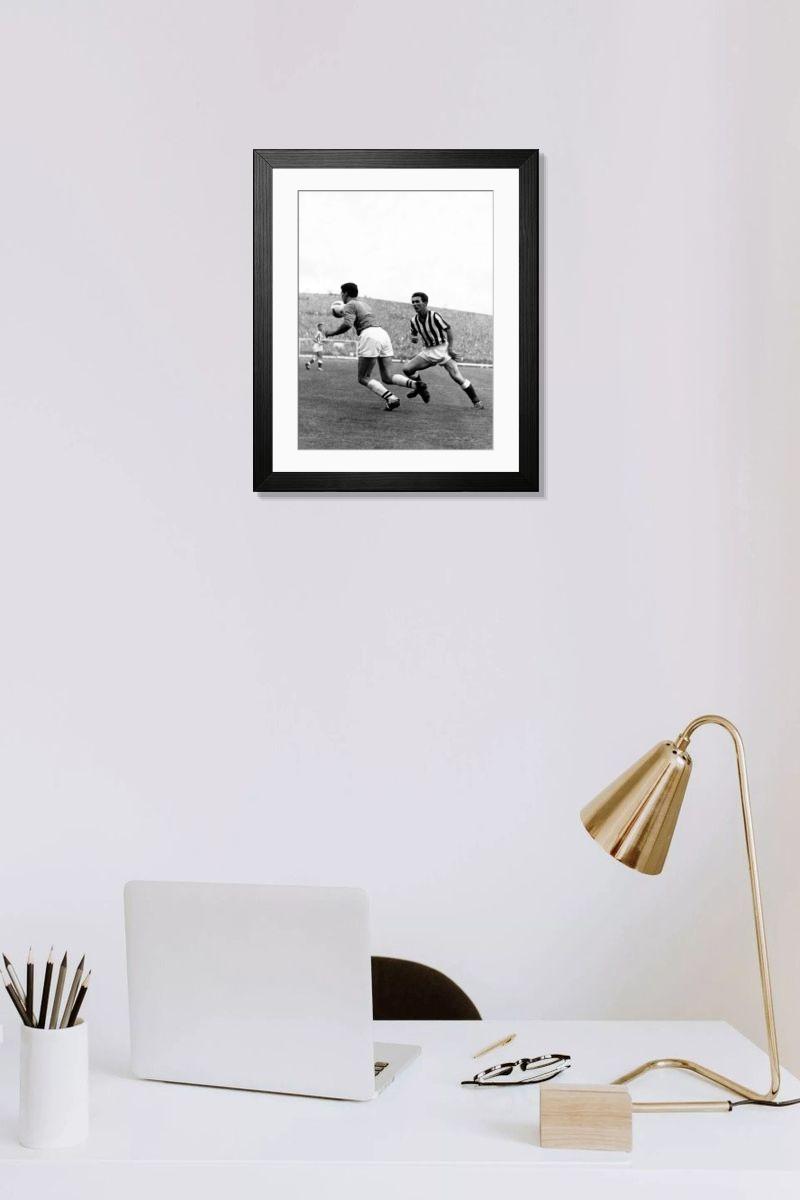 Shown hanging in a room: Modern 14"x12" (36x31cm)