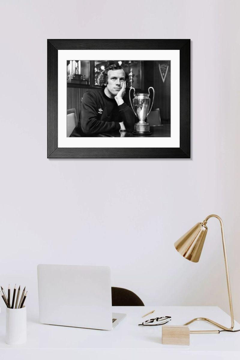 Shown hanging in a room: Modern 14"x12" (36x31cm)