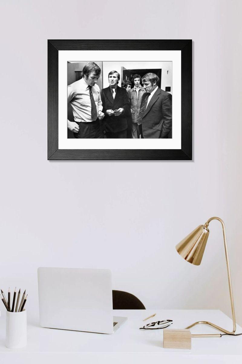 Shown hanging in a room: Modern 14"x12" (36x31cm)