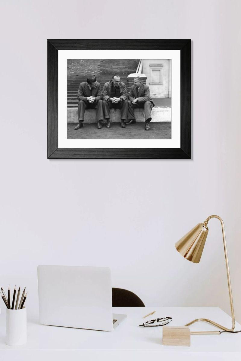 Shown hanging in a room: Modern 14"x12" (36x31cm)