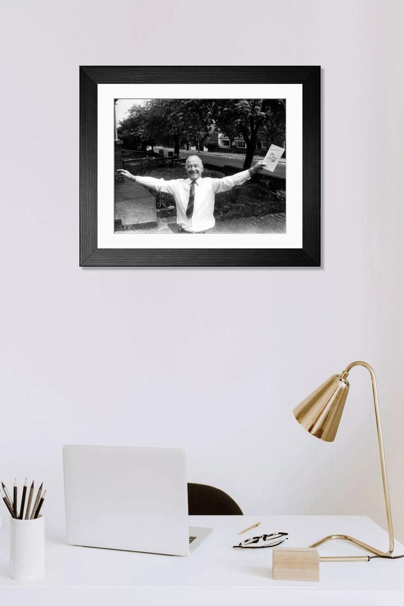 Shown hanging in a room: Modern 14"x12" (36x31cm)
