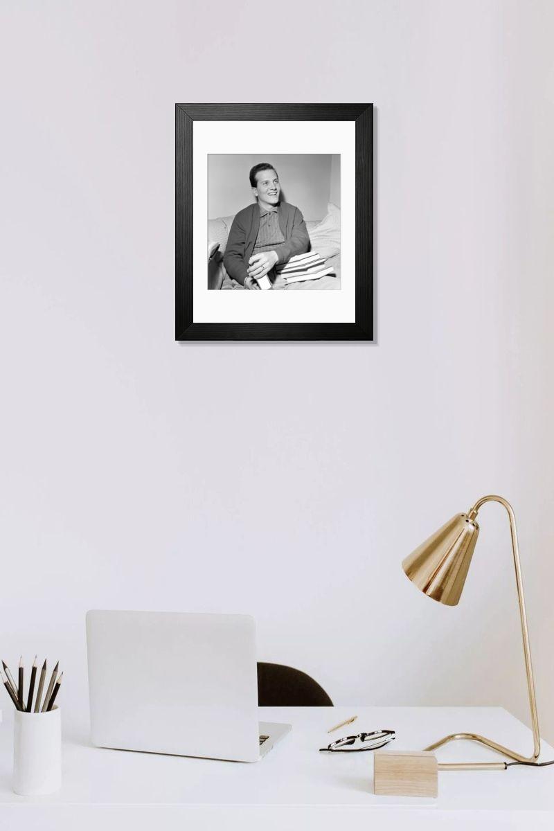 Shown hanging in a room: Modern 14"x12" (36x31cm)