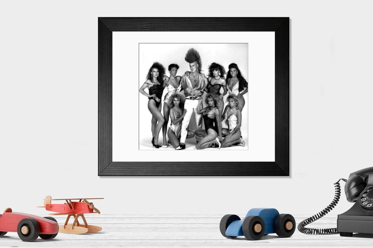 Shown hanging in a room: Modern 14"x12" (36x31cm)
