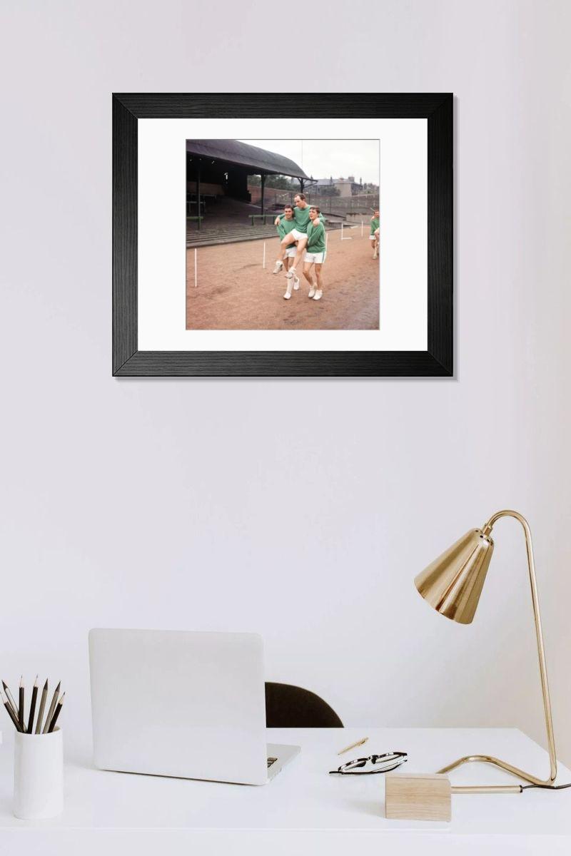 Shown hanging in a room: Modern 14"x12" (36x31cm)