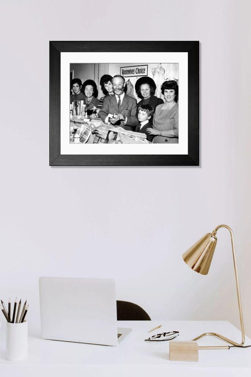 Shown hanging in a room: Modern 14"x12" (36x31cm)