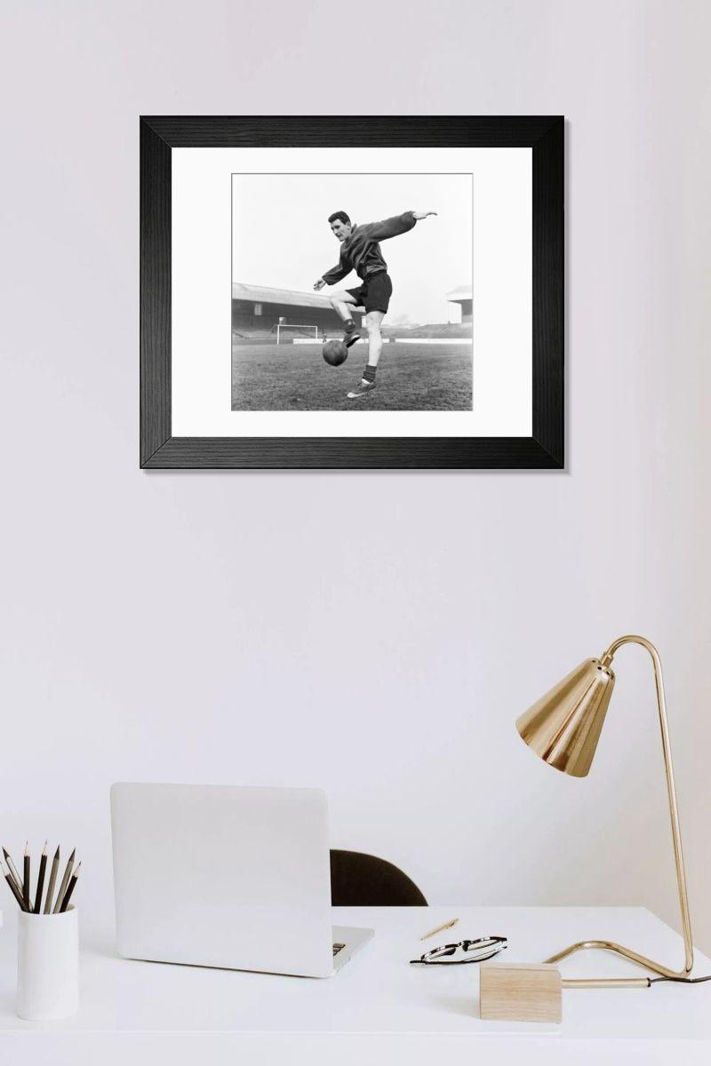 Shown hanging in a room: Modern 14"x12" (36x31cm)