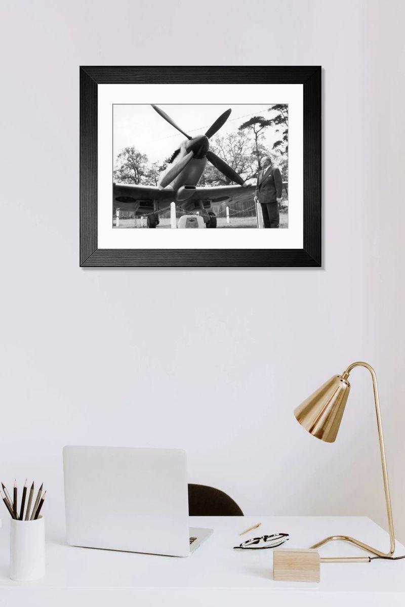 Shown hanging in a room: Modern 14"x12" (36x31cm)