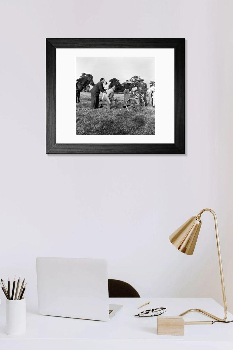 Shown hanging in a room: Modern 14"x12" (36x31cm)
