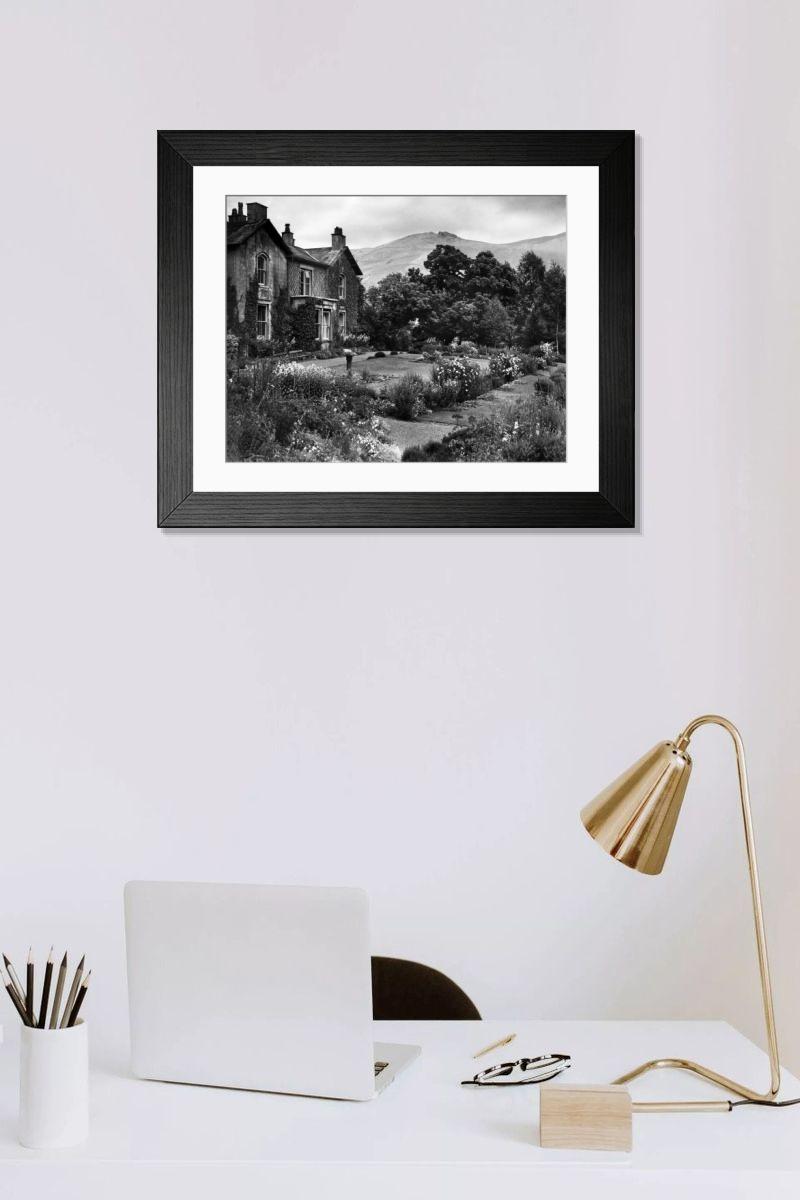 Shown hanging in a room: Modern 14"x12" (36x31cm)