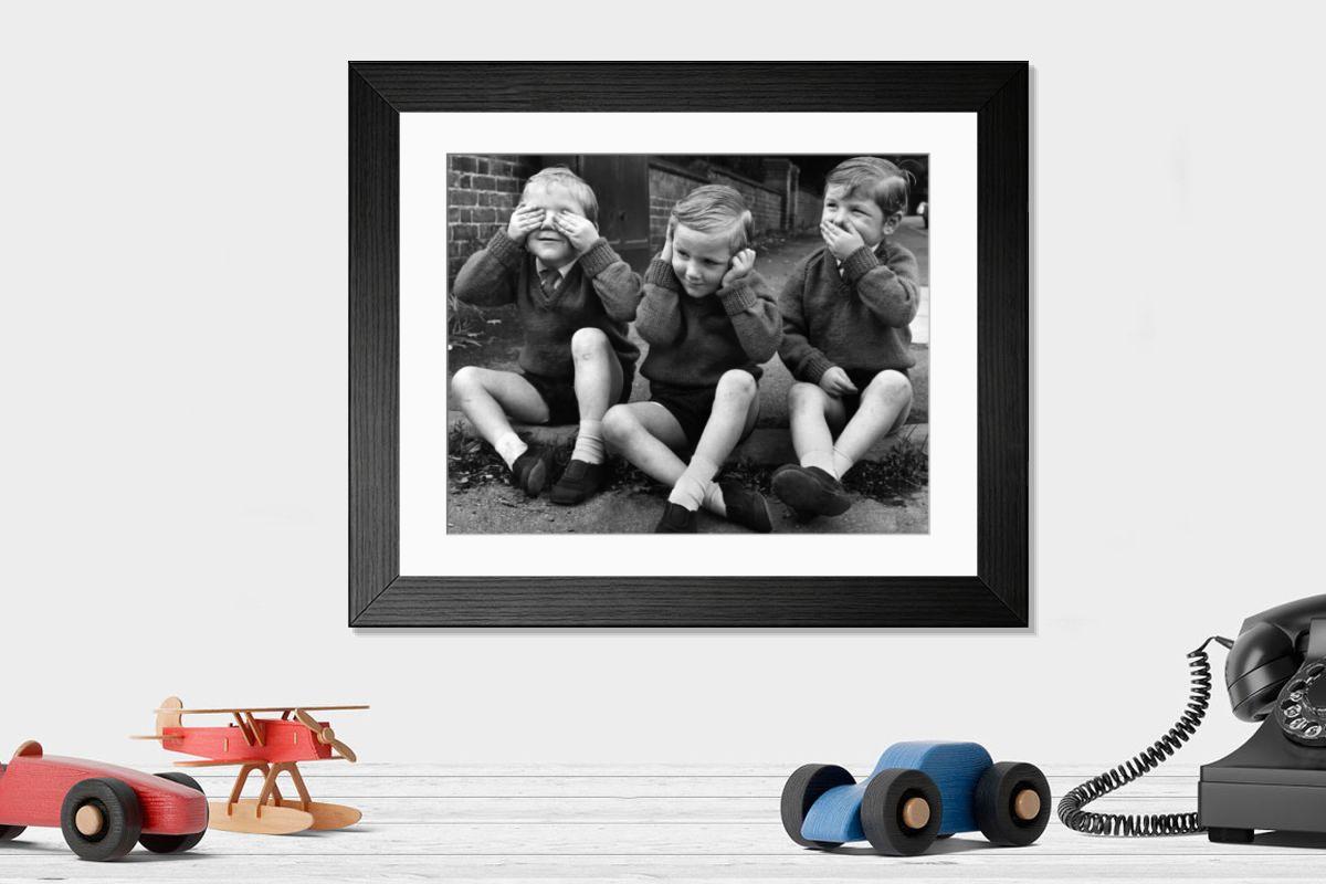 Shown hanging in a room: Modern 14"x12" (36x31cm)