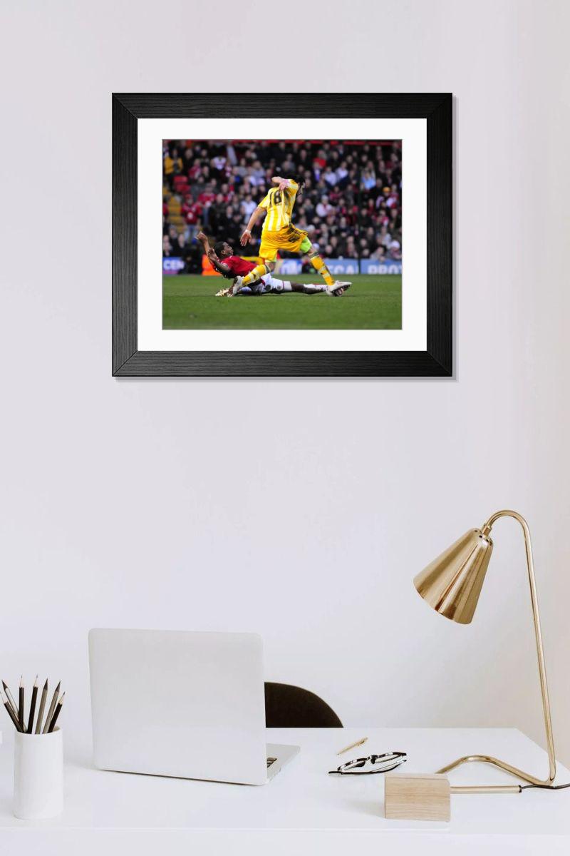 Shown hanging in a room: Modern 14"x12" (36x31cm)
