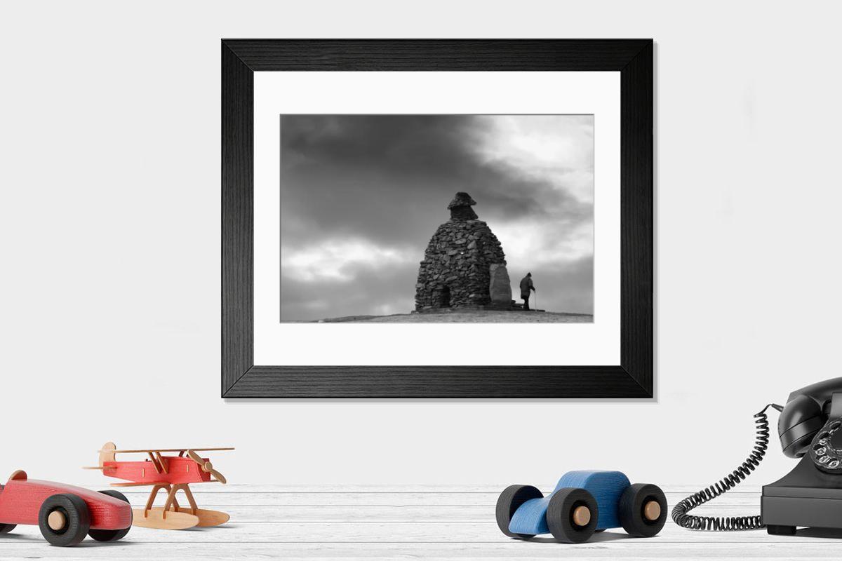 Shown hanging in a room: Modern 14"x12" (36x31cm)
