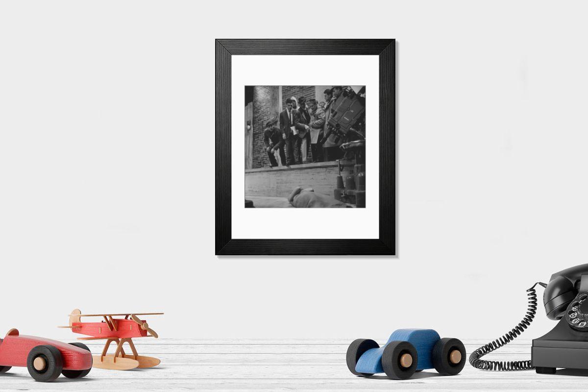 Shown hanging in a room: Modern 14"x12" (36x31cm)