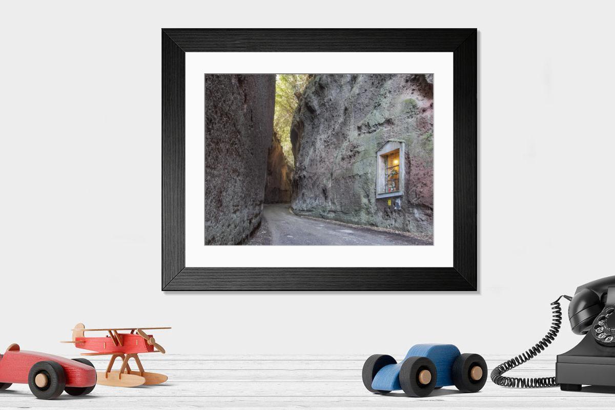 Shown hanging in a room: Modern 14"x12" (36x31cm)