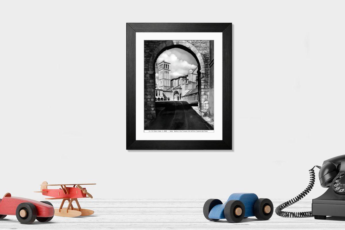 Shown hanging in a room: Cornice moderna 14"x12" (36x31cm)