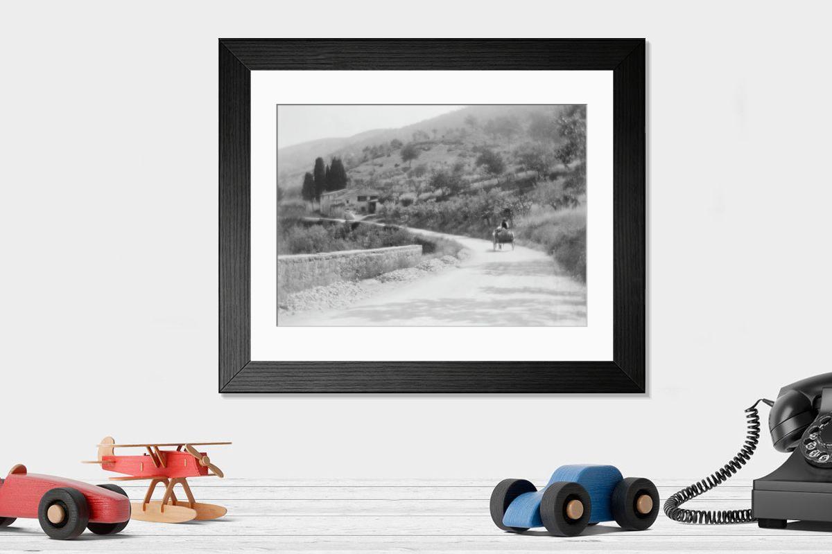 Shown hanging in a room: Cornice moderna 14"x12" (36x31cm)