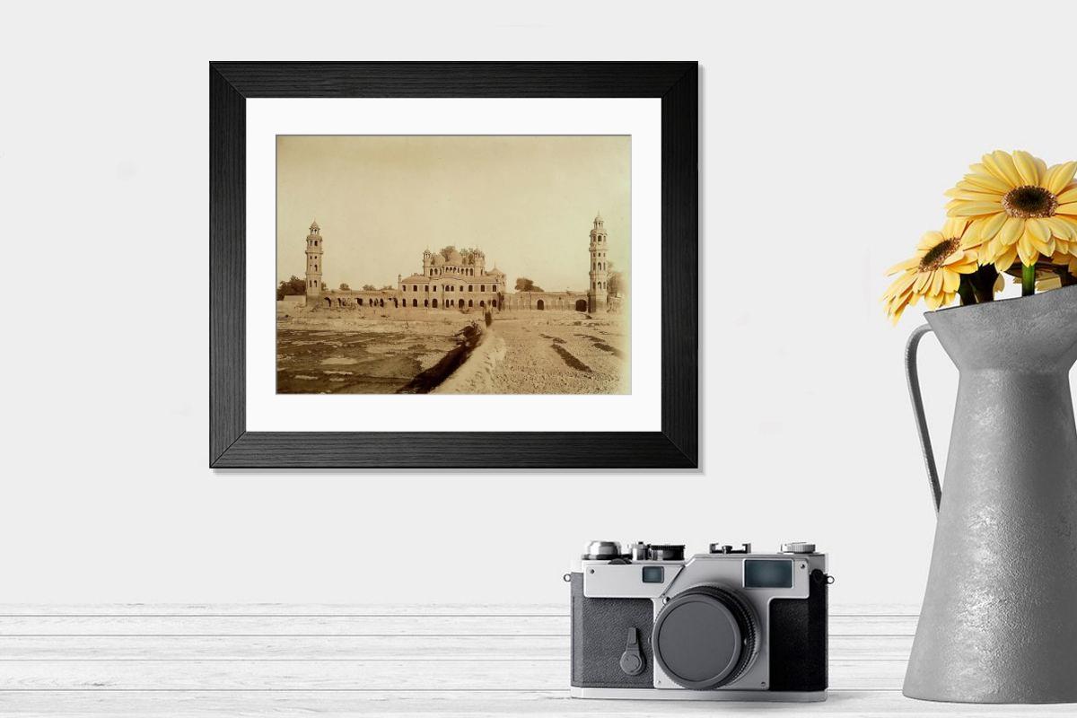 Shown hanging in a room: Modern 14"x12" (36x31cm)