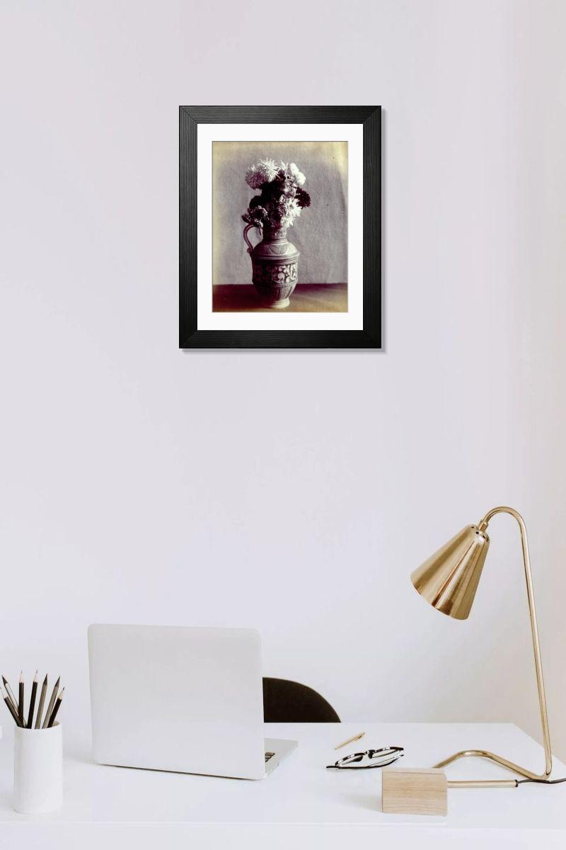 Shown hanging in a room: Moderne 14" x 12" (36 x 31 cm)