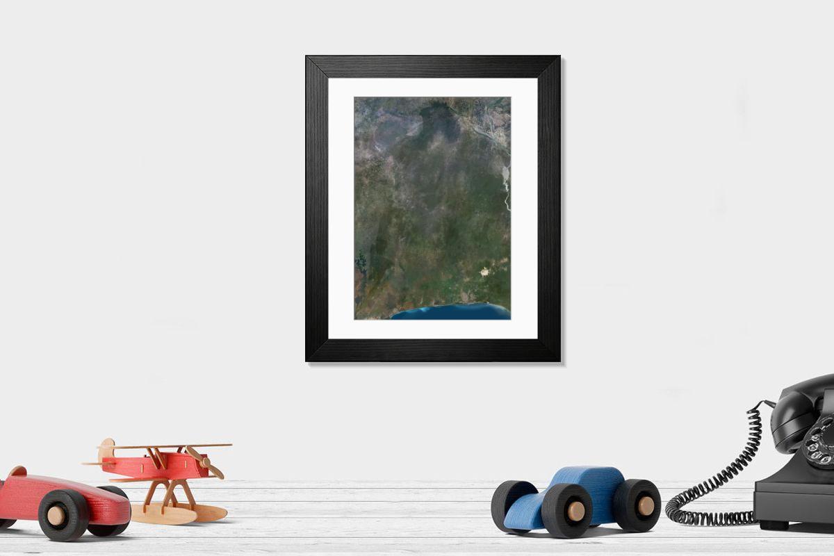 Shown hanging in a room: Modern 14"x12" (36x31cm)