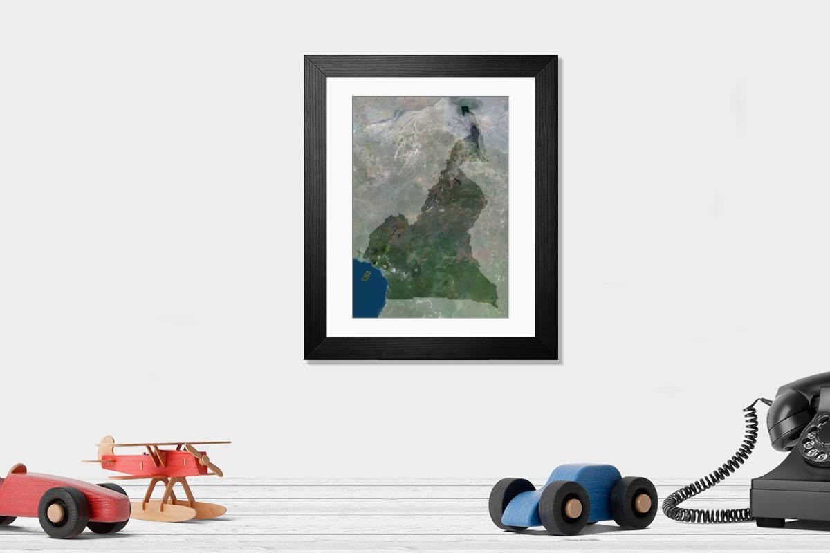Shown hanging in a room: Modern 14"x12" (36x31cm)