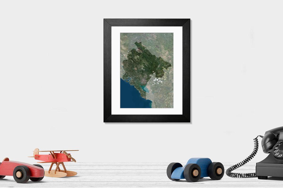 Shown hanging in a room: Modern 14"x12" (36x31cm)
