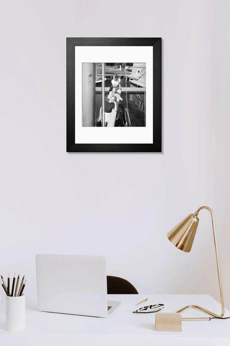 Shown hanging in a room: Moderne 14" x 12" (36 x 31 cm)