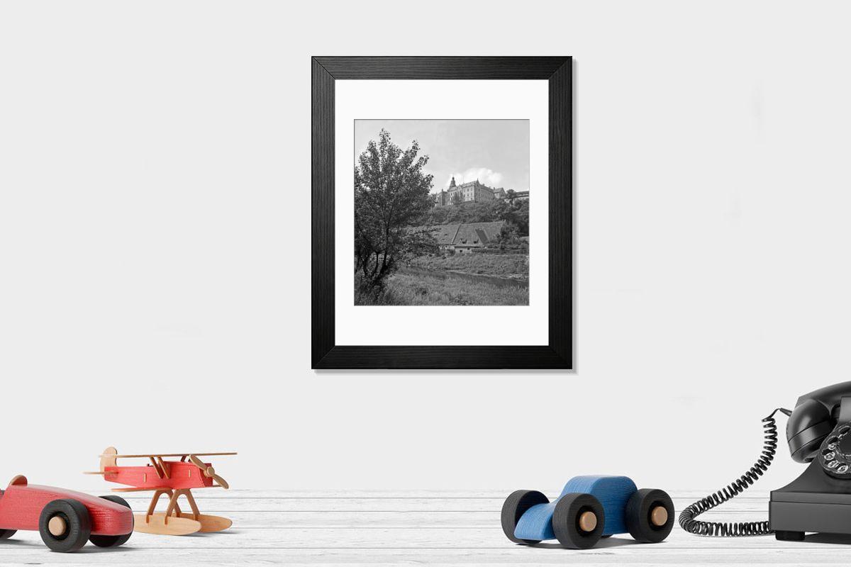 Shown hanging in a room: Modern 14"x12" (36x31cm)