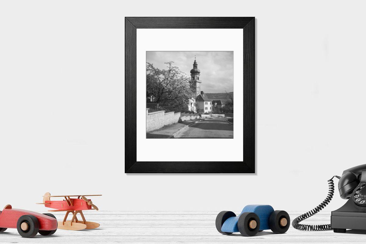 Immagine che mostra l’opera appesa in una stanza: Cornice moderna 14"x12" (36x31cm)