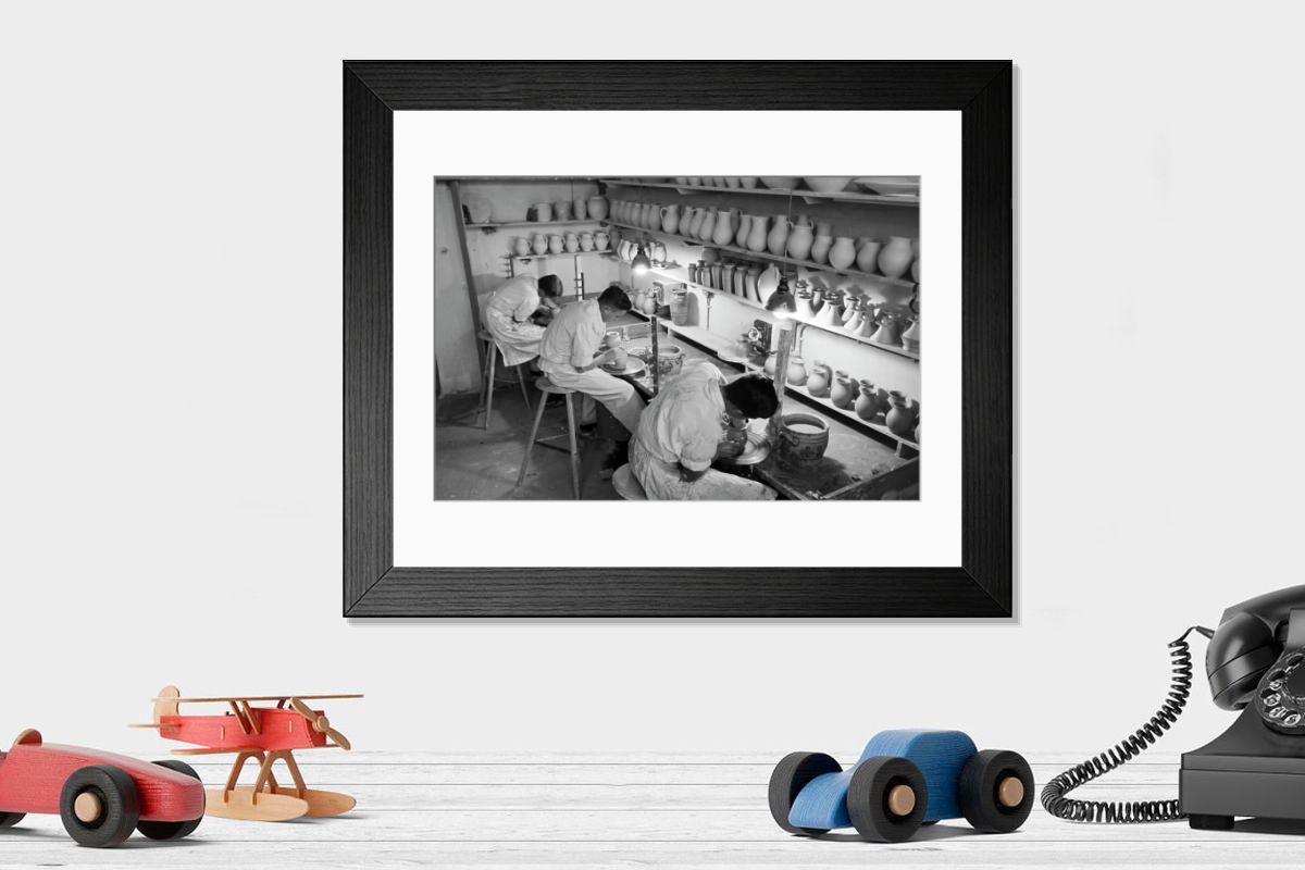 Shown hanging in a room: Modern 14"x12" (36x31cm)
