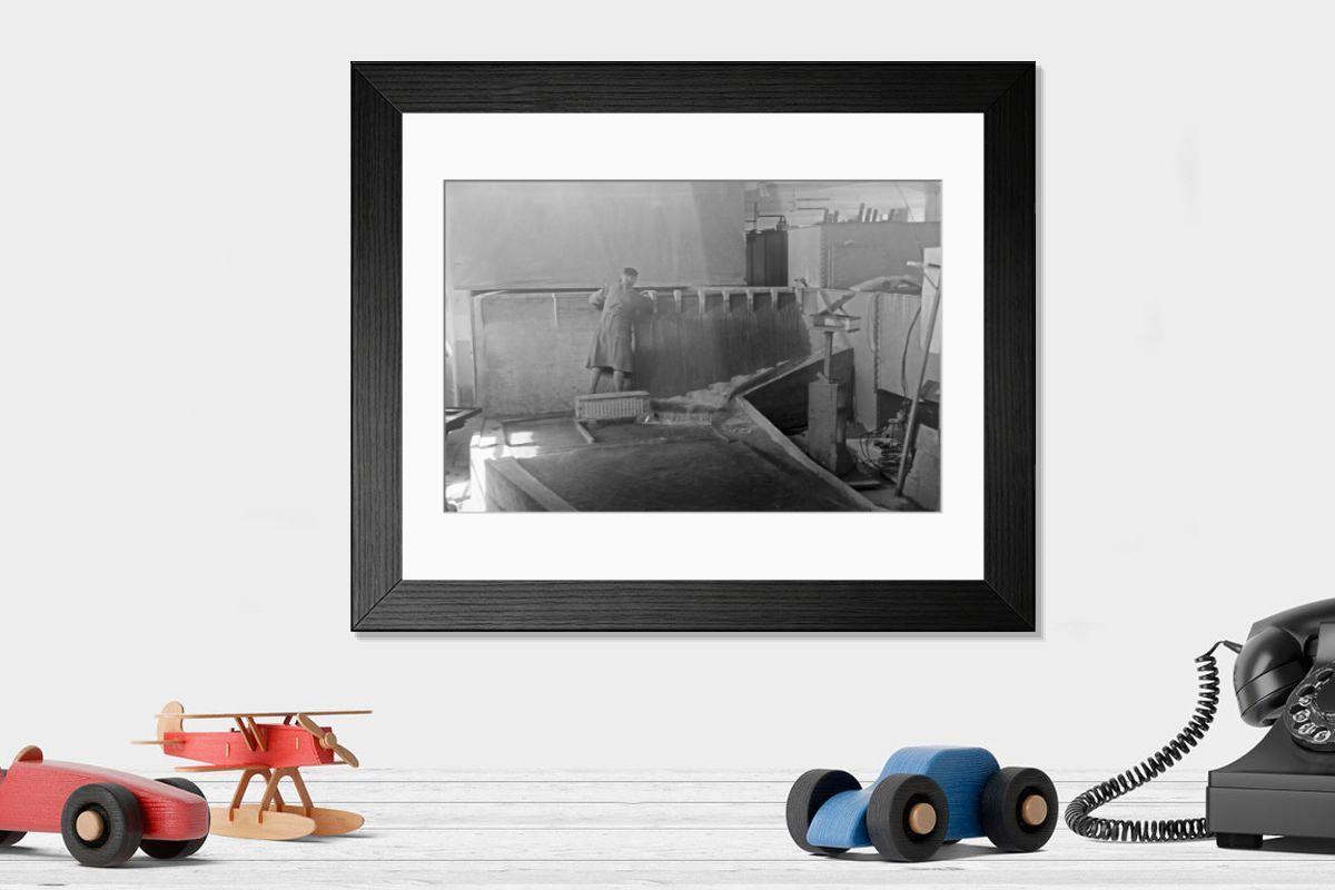 Shown hanging in a room: Modern 14"x12" (36x31cm)