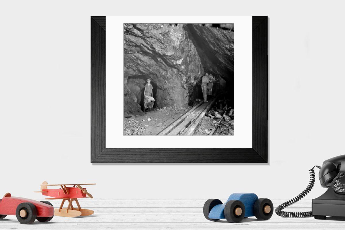 Shown hanging in a room: Modern 14"x12" (36x31cm)