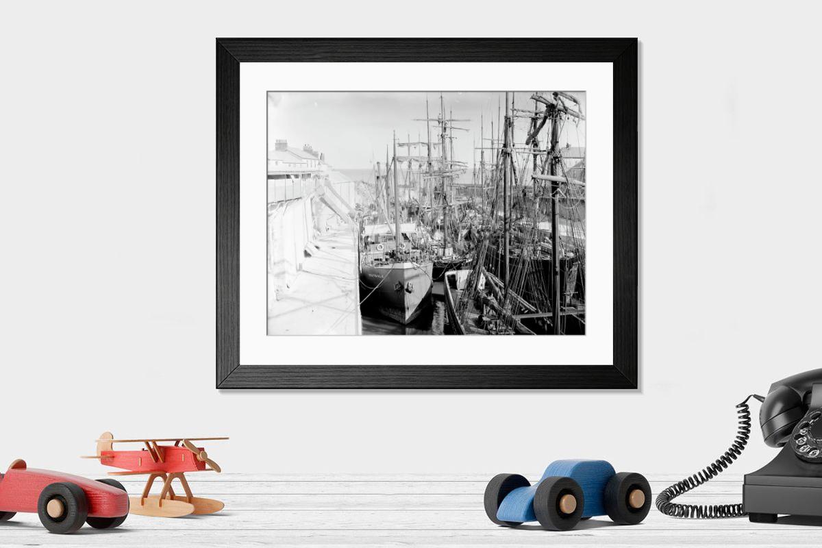 Shown hanging in a room: Modern 14"x12" (36x31cm)