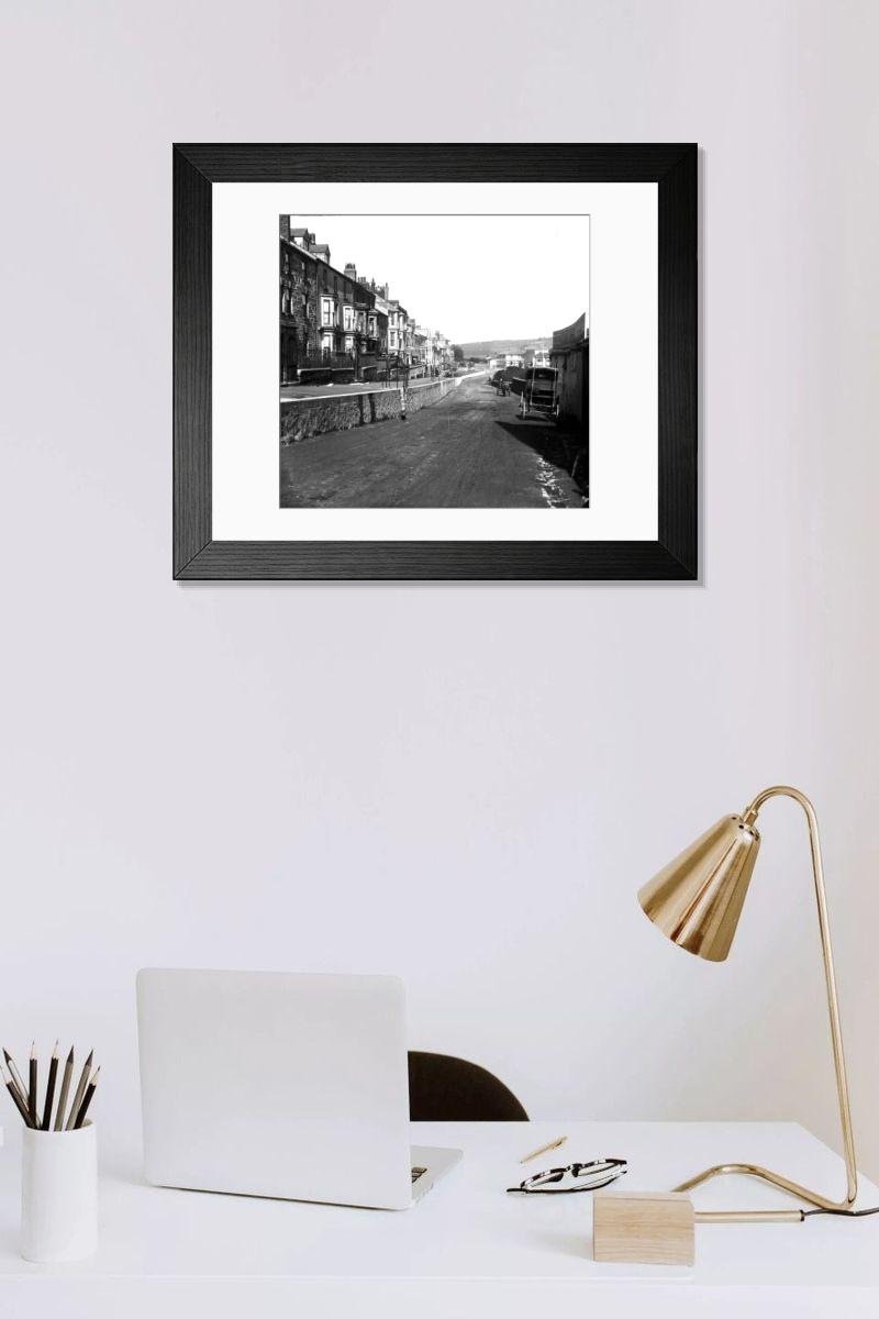 Shown hanging in a room: Modern 14"x12" (36x31cm)