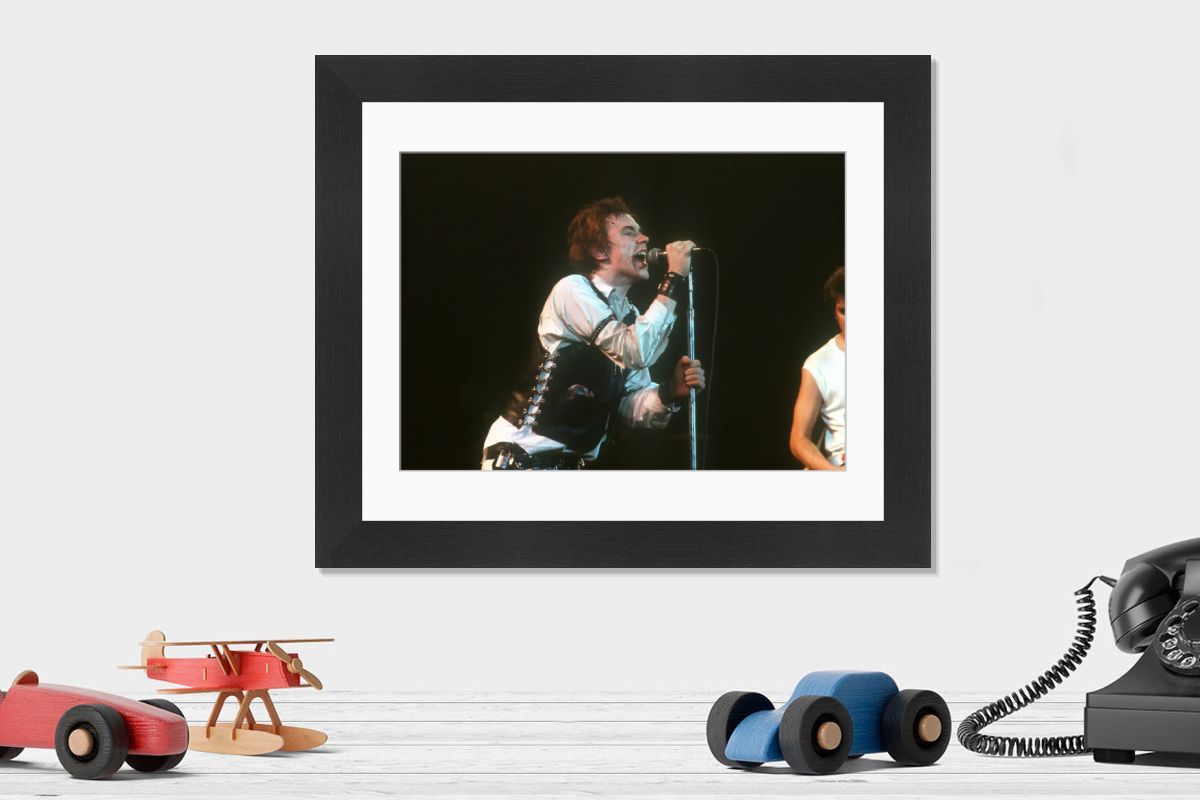 Johnny Rotten Print - Sex Pistols Final Concert. Art Prints