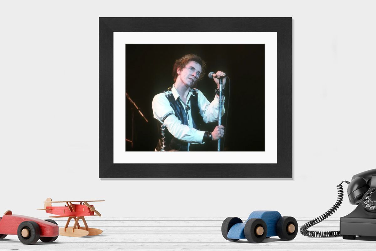 Johnny Rotten at Sex Pistols Last Concert Print. Art Prints