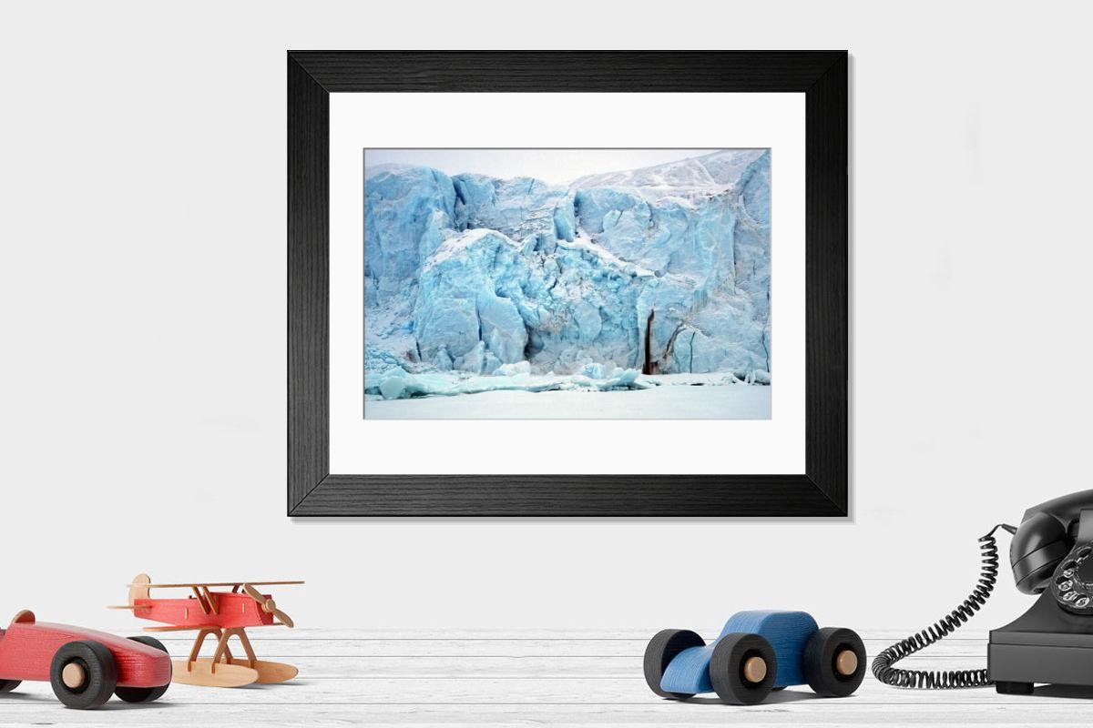 Shown hanging in a room: Modern 14"x12" (36x31cm)