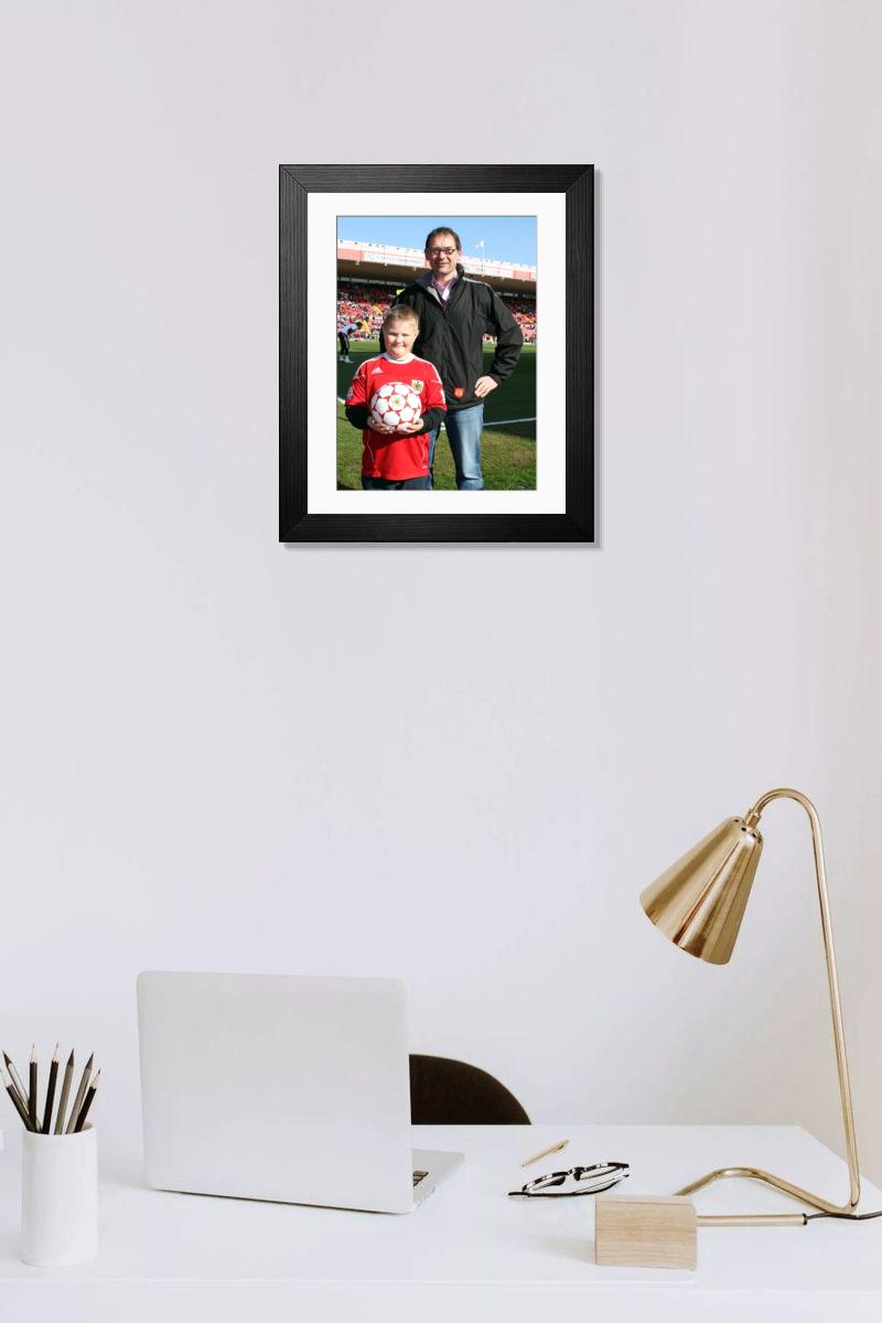 Shown hanging in a room: Modern 14"x12" (36x31cm)