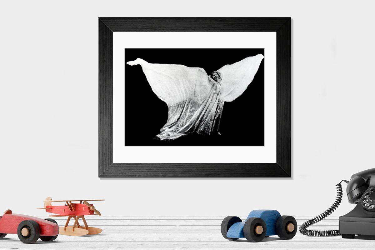 Shown hanging in a room: Modern 14"x12" (36x31cm)