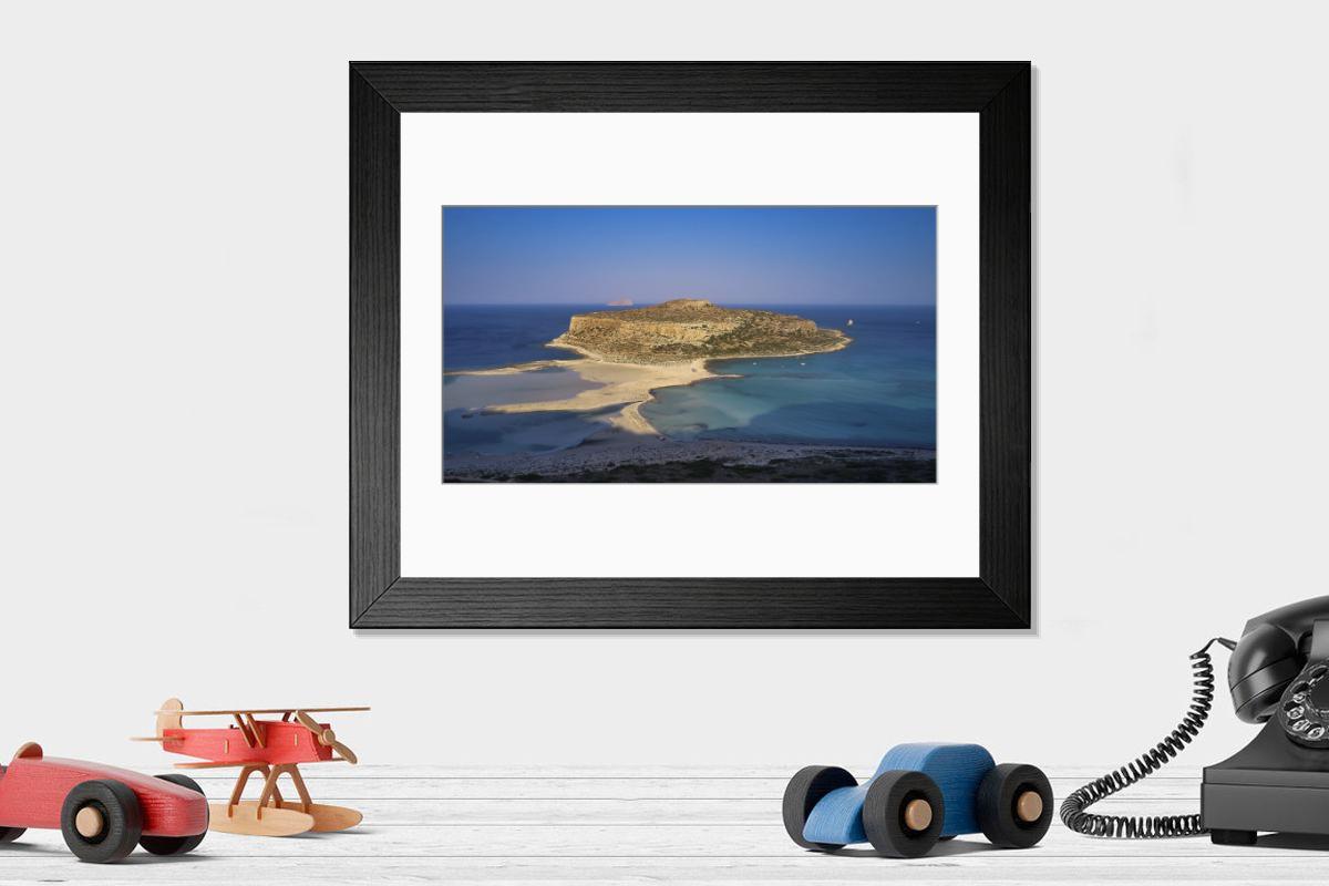 Shown hanging in a room: Modern 14"x12" (36x31cm)