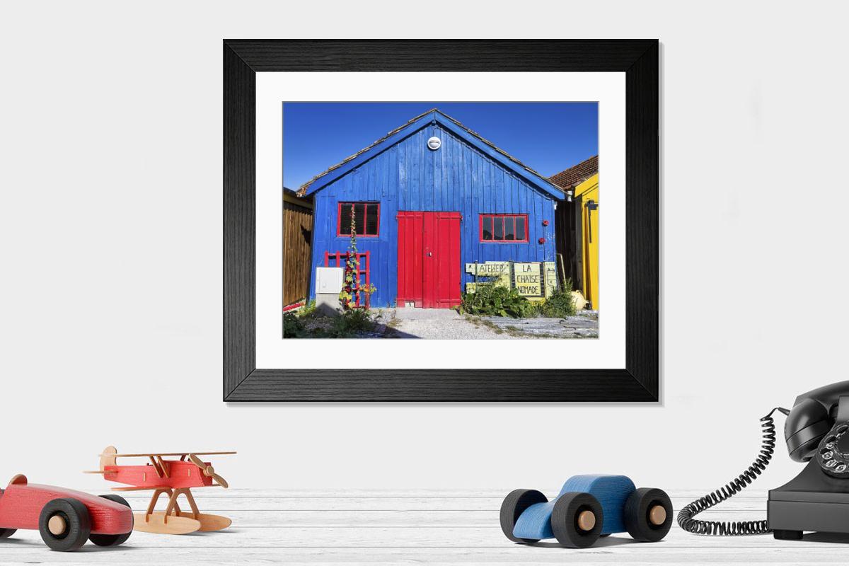 Shown hanging in a room: Modern 14"x12" (36x31cm)