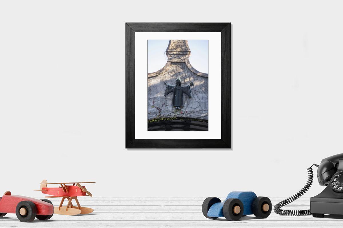 Shown hanging in a room: Modern 14"x12" (36x31cm)